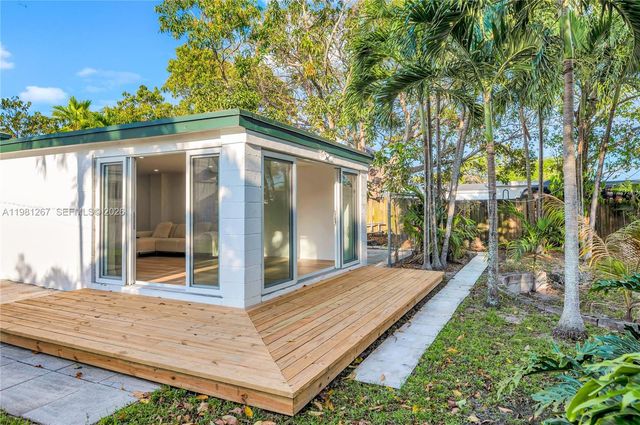 1960 NE 182nd St, North Miami Beach, FL 33162