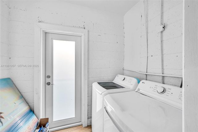 1960 NE 182nd St, North Miami Beach, FL 33162