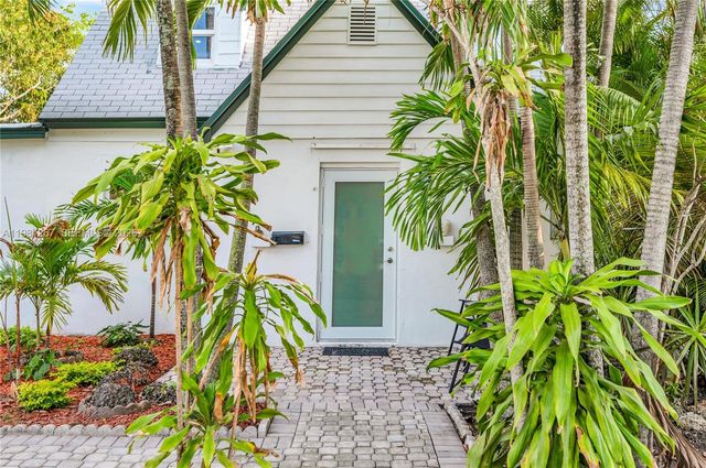 1960 NE 182nd St, North Miami Beach, FL 33162