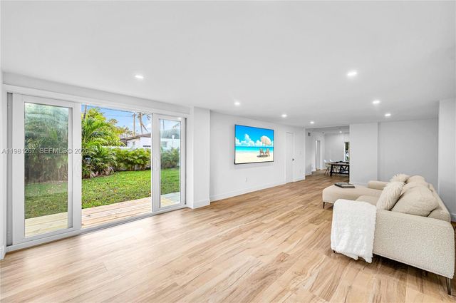 1960 NE 182nd St, North Miami Beach, FL 33162