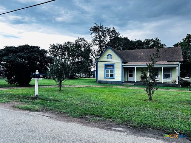 317 Crittenden Street, Yoakum, TX 77995