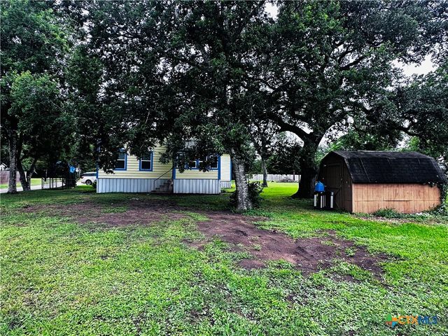 317 Crittenden Street, Yoakum, TX 77995