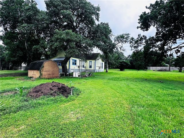 317 Crittenden Street, Yoakum, TX 77995