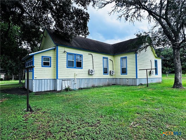 317 Crittenden Street, Yoakum, TX 77995