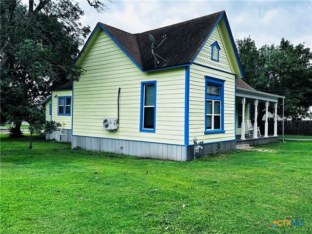 317 Crittenden Street, Yoakum, TX 77995