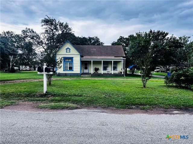 317 Crittenden Street, Yoakum, TX 77995