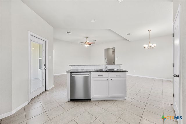 1041 Lakeway Crossing Drive, Temple, TX 76502