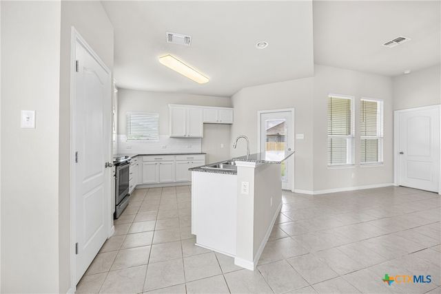 1041 Lakeway Crossing Drive, Temple, TX 76502