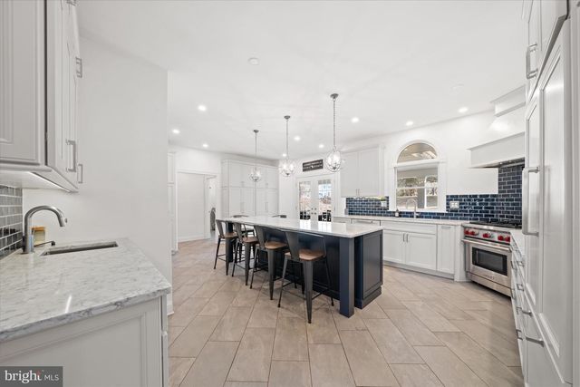 716 REGENCY HILL DR, Hockessin, DE 19707