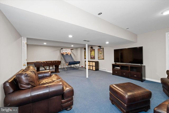 716 REGENCY HILL DR, Hockessin, DE 19707