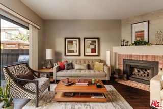 15023 Sherman Way E, Van Nuys (los Angeles), CA 91405