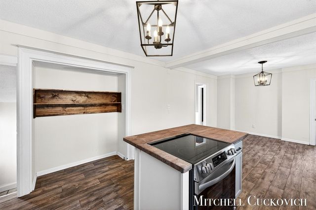 832 E Michigan Avenue, Marshall, MI 49068