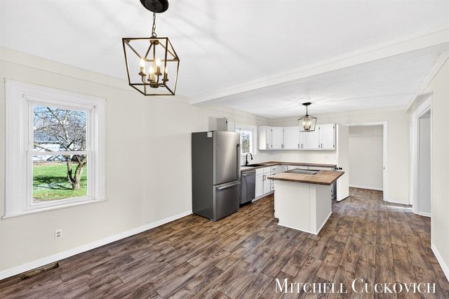 832 E Michigan Avenue, Marshall, MI 49068