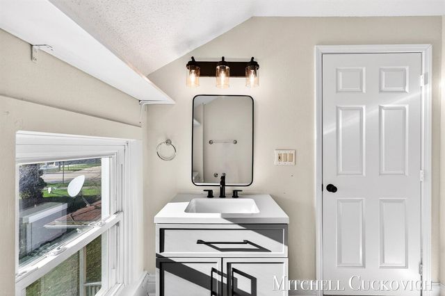 832 E Michigan Avenue, Marshall, MI 49068