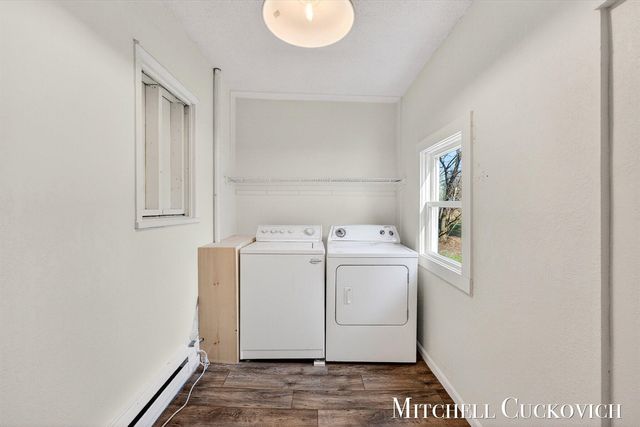 832 E Michigan Avenue, Marshall, MI 49068