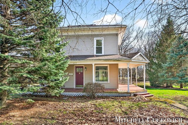 832 E Michigan Avenue, Marshall, MI 49068