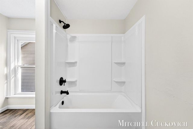 832 E Michigan Avenue, Marshall, MI 49068