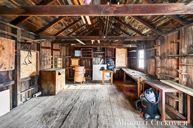 832 E Michigan Avenue, Marshall, MI 49068