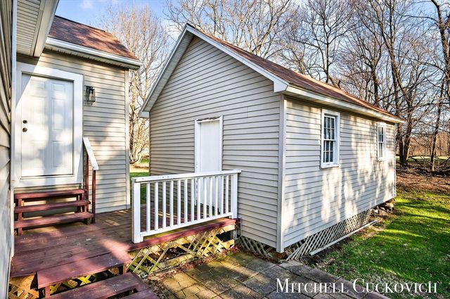 832 E Michigan Avenue, Marshall, MI 49068
