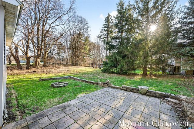 832 E Michigan Avenue, Marshall, MI 49068