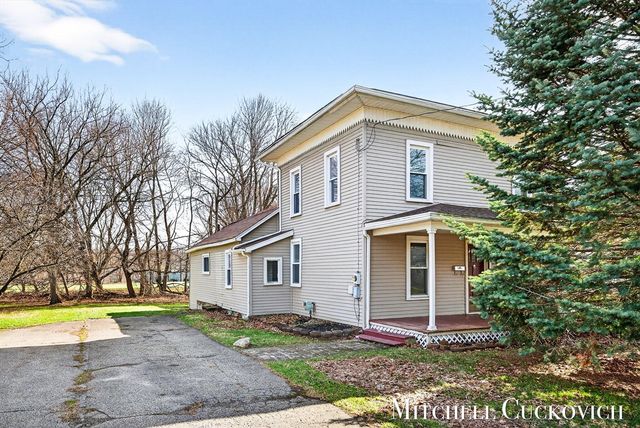 832 E Michigan Avenue, Marshall, MI 49068