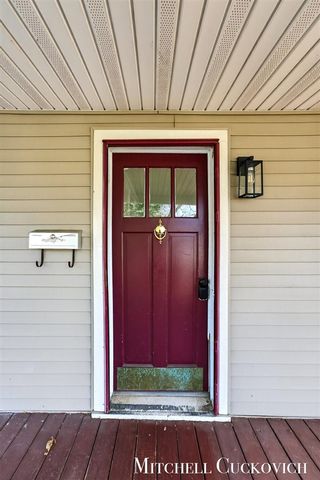 832 E Michigan Avenue, Marshall, MI 49068