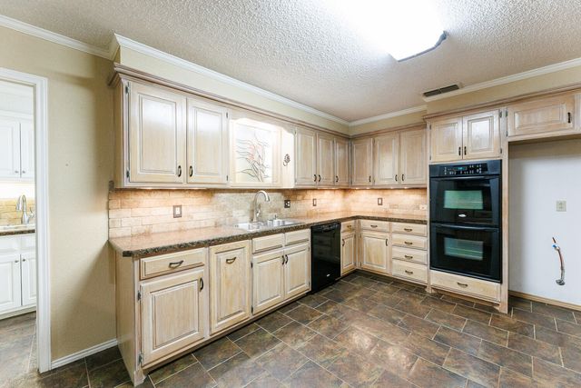 1906 Albany Avenue, Lubbock, TX 79407