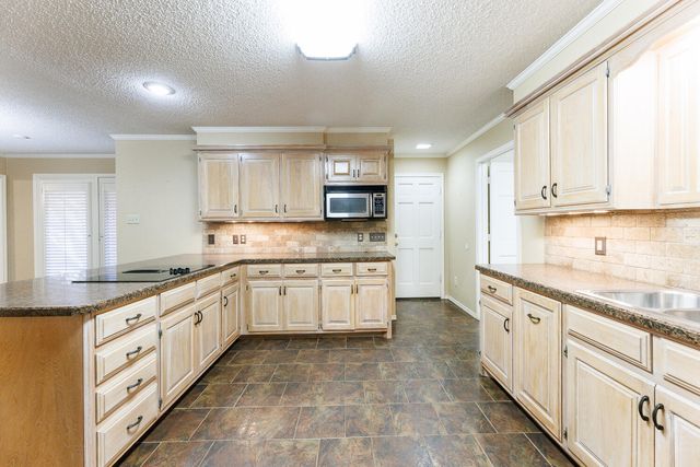 1906 Albany Avenue, Lubbock, TX 79407