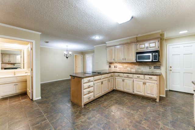 1906 Albany Avenue, Lubbock, TX 79407