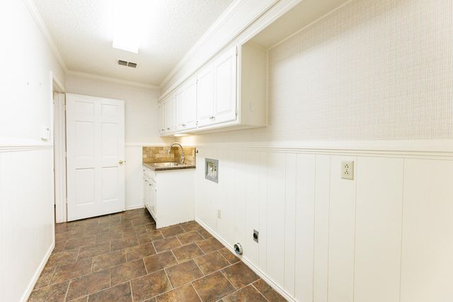 1906 Albany Avenue, Lubbock, TX 79407