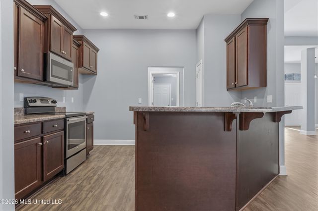 152 Saltmeadow Circle, Ocean Springs, MS 39564