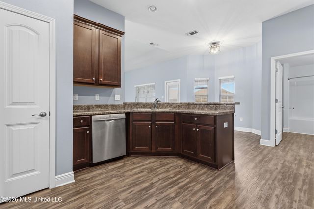 152 Saltmeadow Circle, Ocean Springs, MS 39564