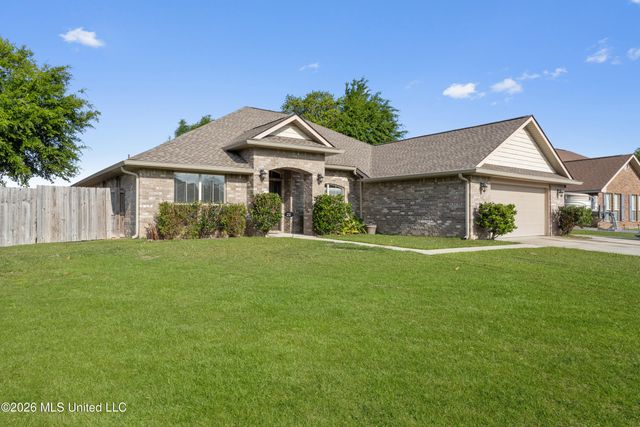 152 Saltmeadow Circle, Ocean Springs, MS 39564