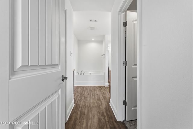 152 Saltmeadow Circle, Ocean Springs, MS 39564