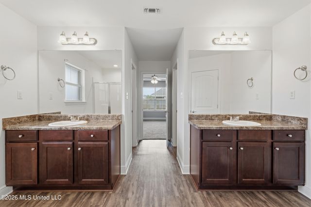 152 Saltmeadow Circle, Ocean Springs, MS 39564