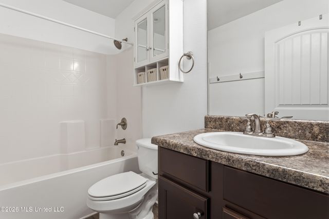 152 Saltmeadow Circle, Ocean Springs, MS 39564