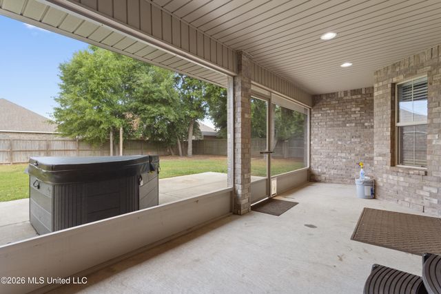 152 Saltmeadow Circle, Ocean Springs, MS 39564