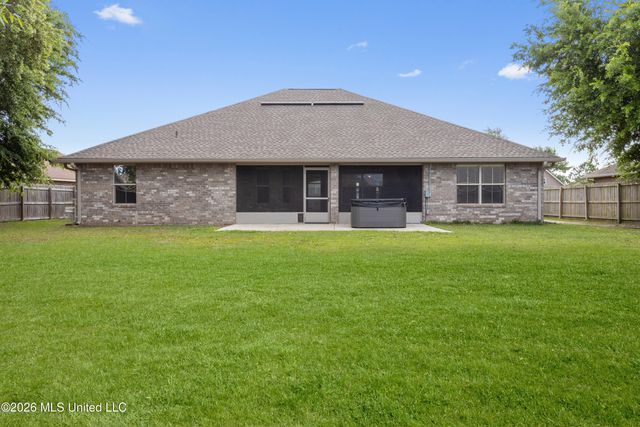 152 Saltmeadow Circle, Ocean Springs, MS 39564