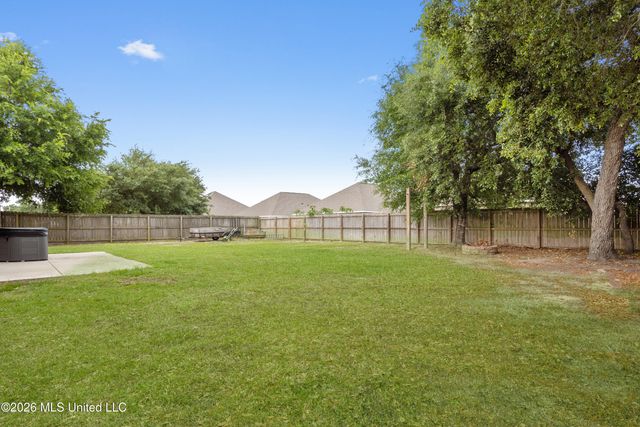 152 Saltmeadow Circle, Ocean Springs, MS 39564
