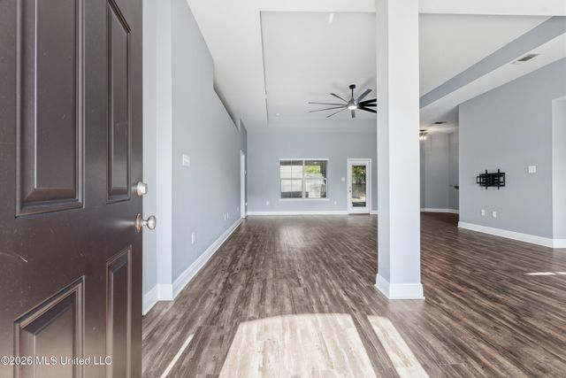 152 Saltmeadow Circle, Ocean Springs, MS 39564