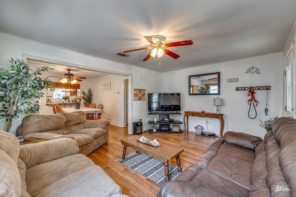 Image 8 of property listing at 208 Lipan Drive, San Angelo, TX 76903