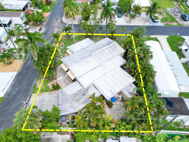 8903 Oak Street, Boynton Beach, FL 33436