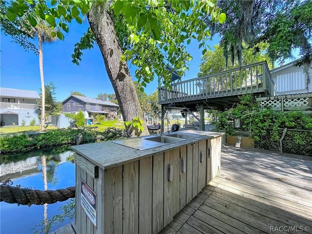 11590 N Kayak Point, Inglis, FL 34449