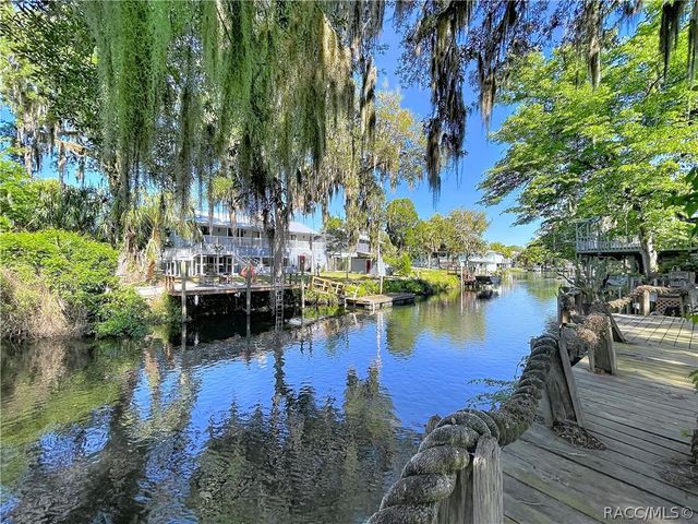 11590 N Kayak Point, Inglis, FL 34449