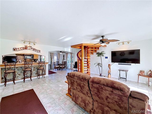 11590 N Kayak Point, Inglis, FL 34449