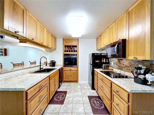 11590 N Kayak Point, Inglis, FL 34449