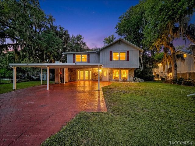 11590 N Kayak Point, Inglis, FL 34449