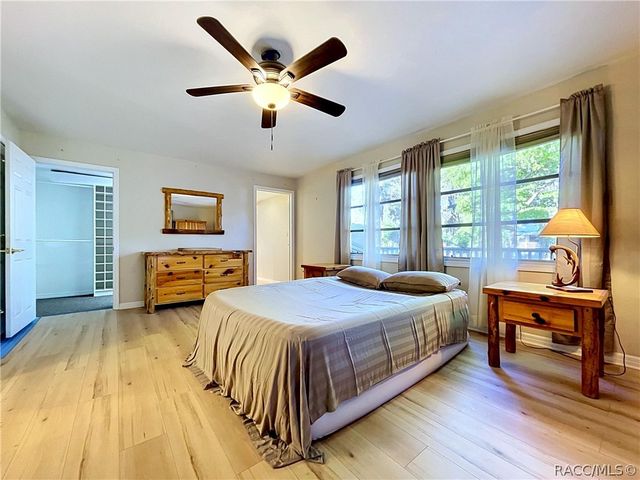 11590 N Kayak Point, Inglis, FL 34449