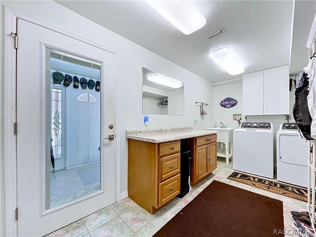 11590 N Kayak Point, Inglis, FL 34449