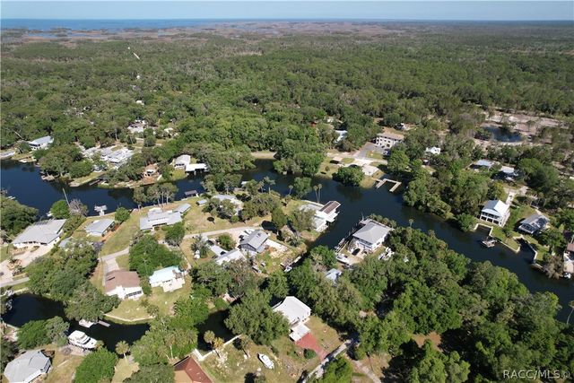 11590 N Kayak Point, Inglis, FL 34449
